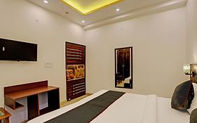 Hotel King Plaza Near Delhi Airport
